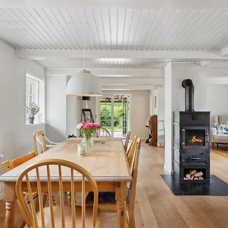 3 Bedroom Amazing In Hébergement de vacances *