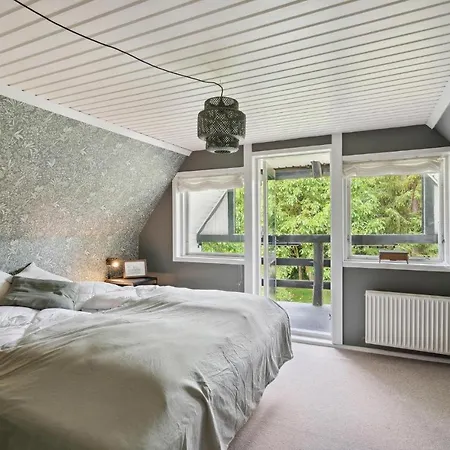 3 Bedroom Amazing In Hébergement de vacances Fåborg