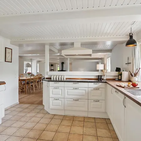3 Bedroom Amazing In Hébergement de vacances *